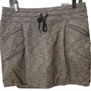EUC Athleta Heather Gray skirt with spandex shorts